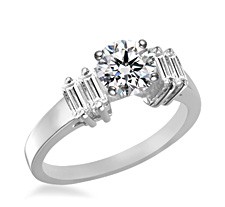 18K White Gold Diamond Ring with Round and Baguette Diamonds