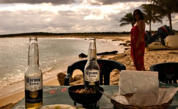 7985-2Coronas1SalsawChipsand1Beach