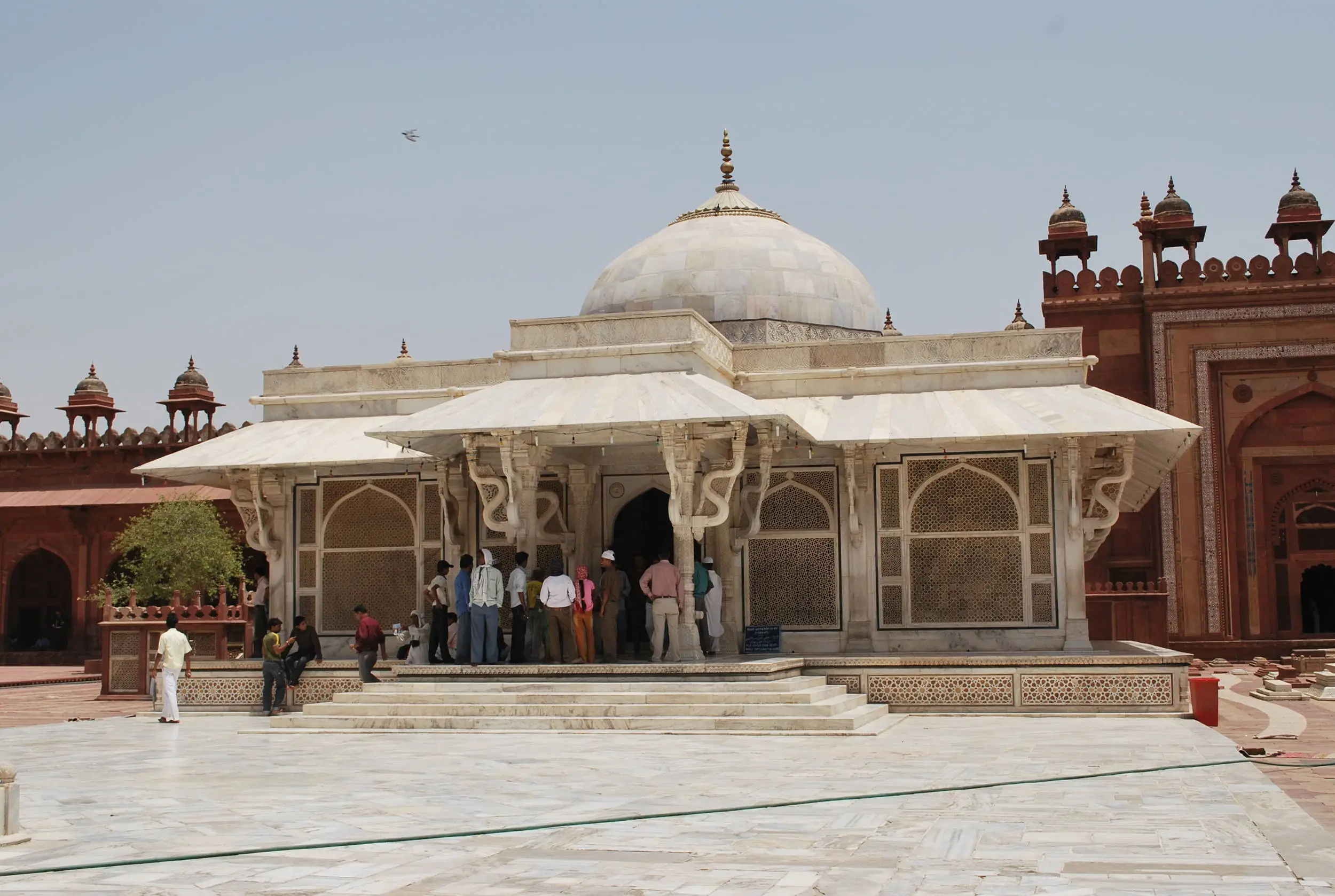 another pic of  Sikri Dargah