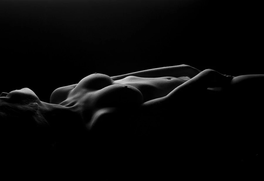 B&W - Beauty of Nude Girl