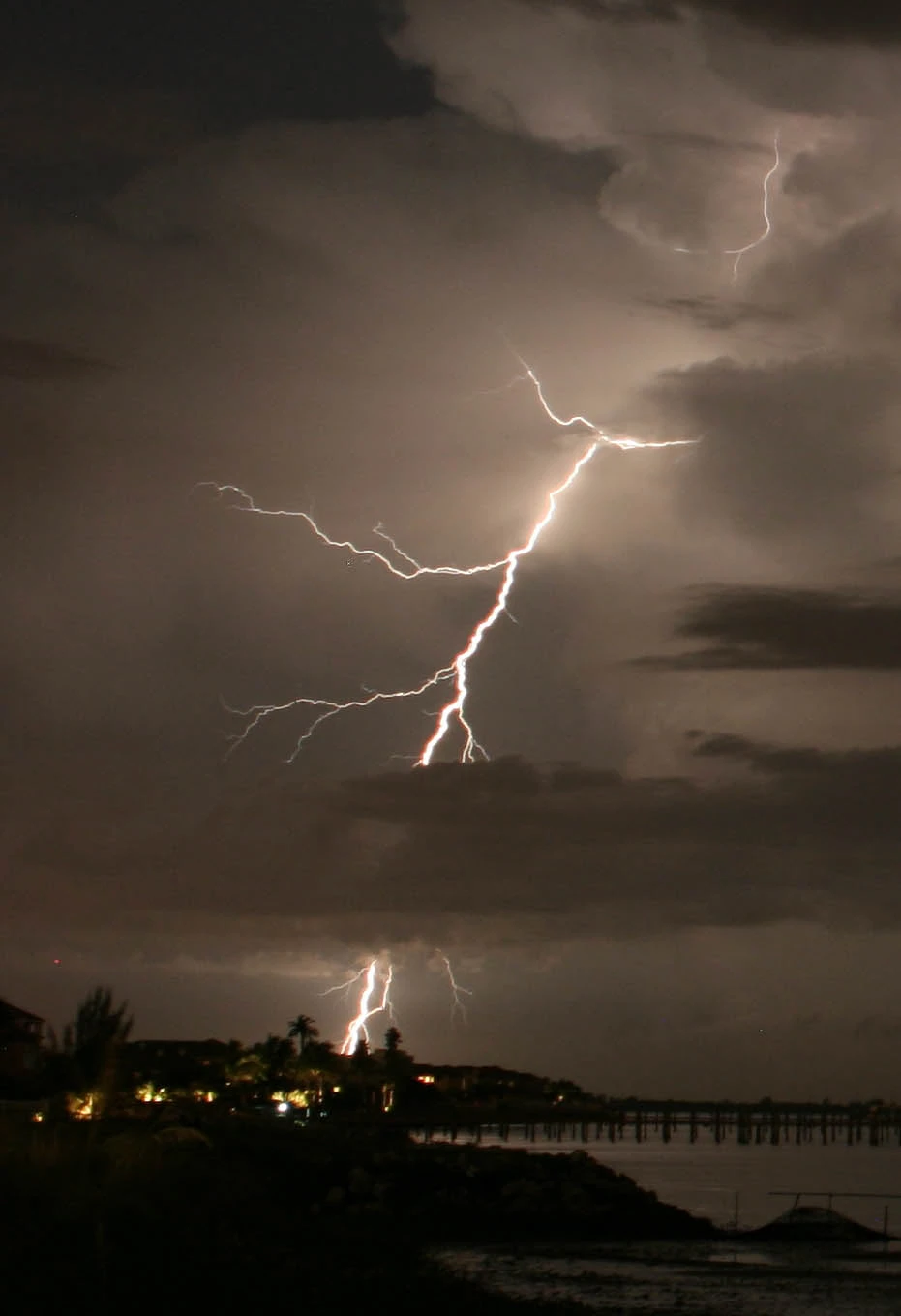 beach lightning