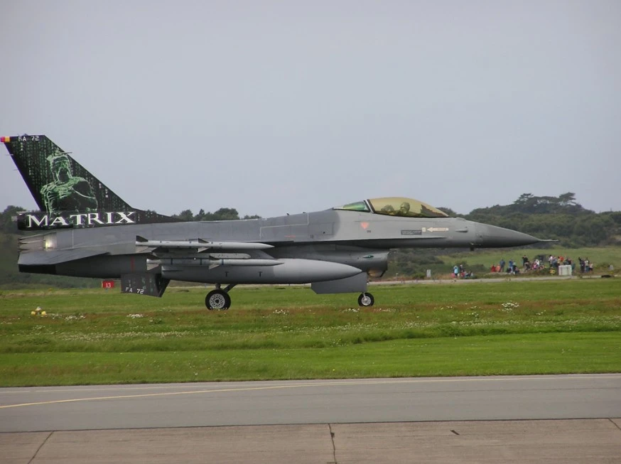 F-16_at_Valley