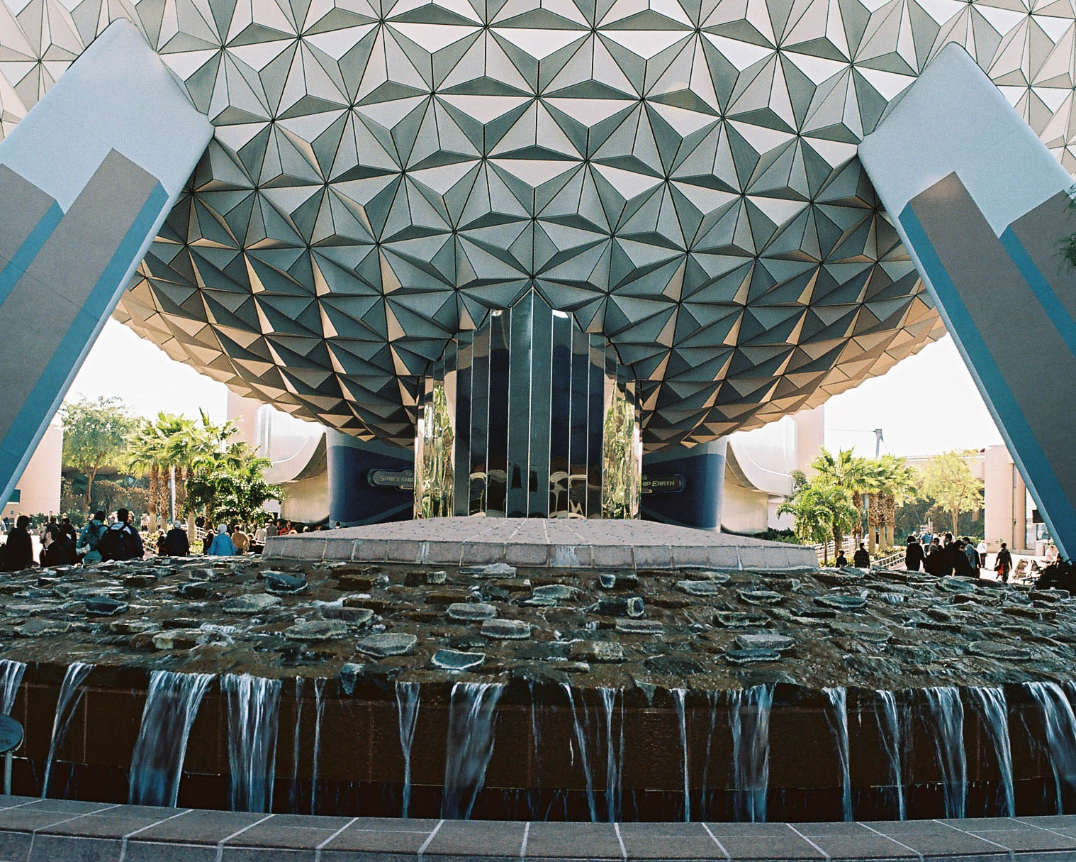 Fountain @ Epcot