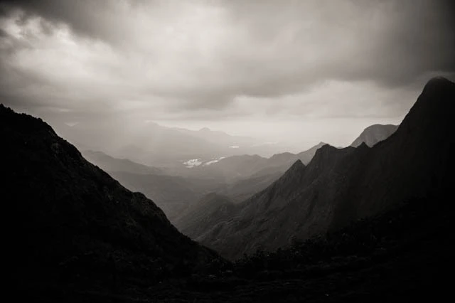 Kolukkumalai Mountain