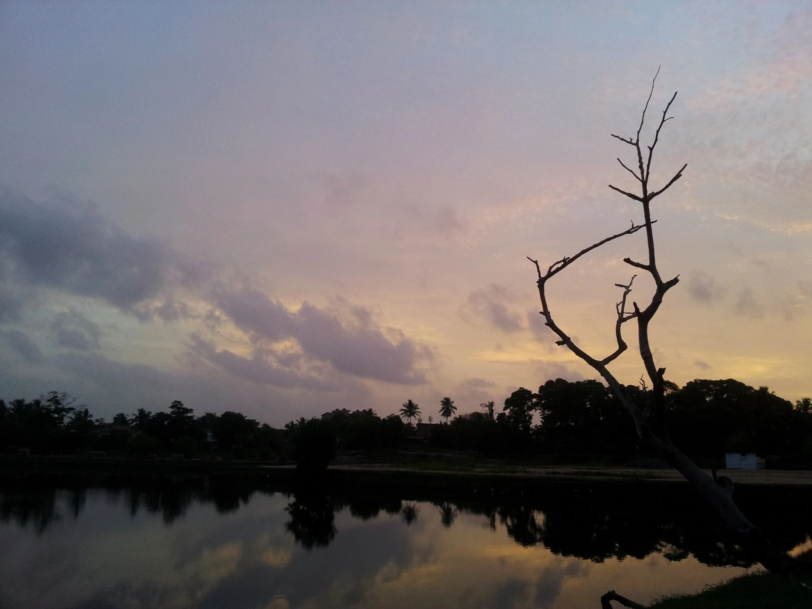 Leaving light of Lunawa