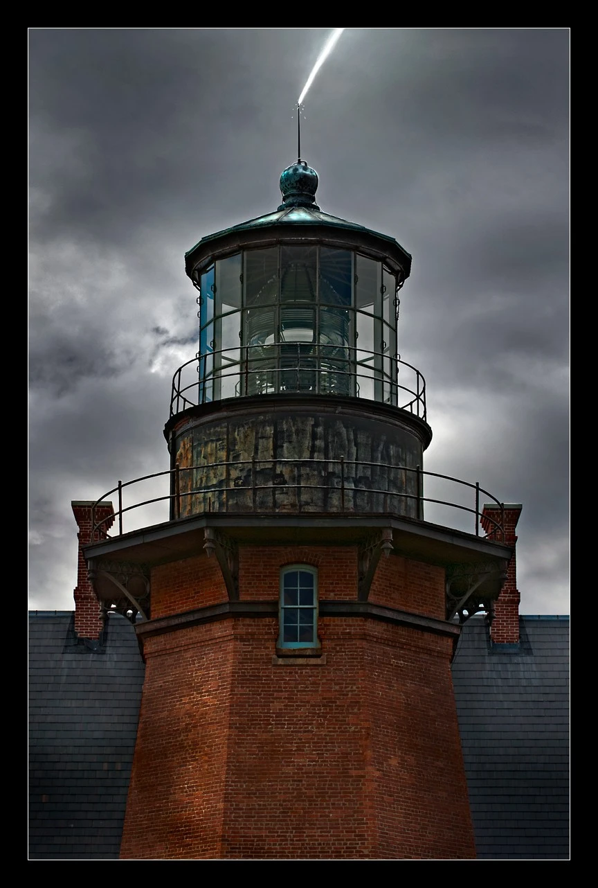 Lighthouse Lightning