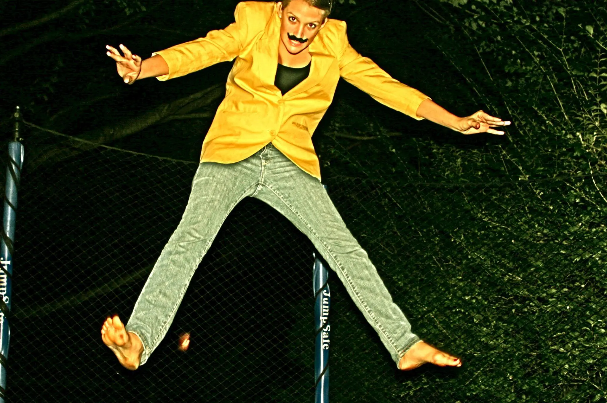 Maia_jumping