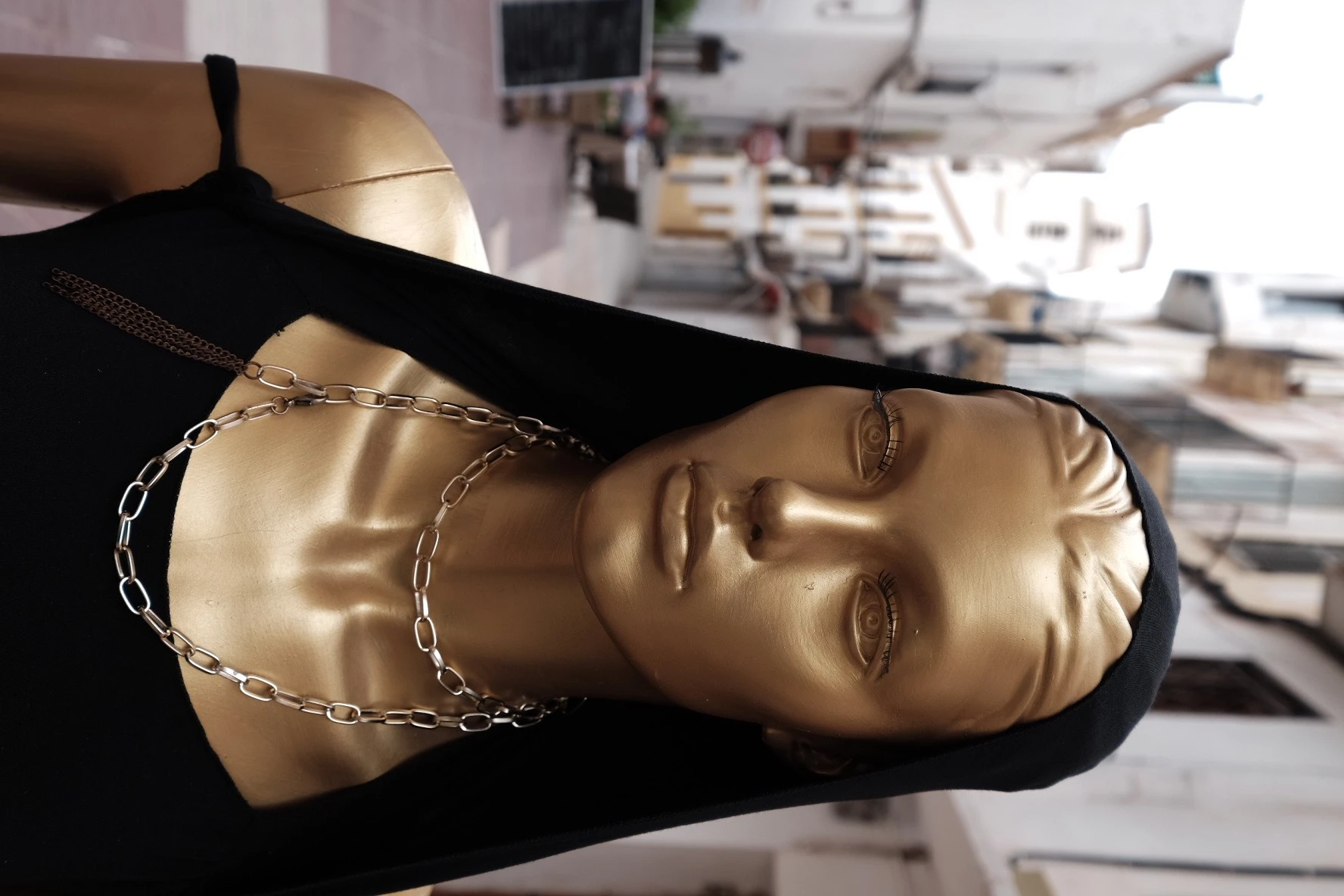 mannequin.