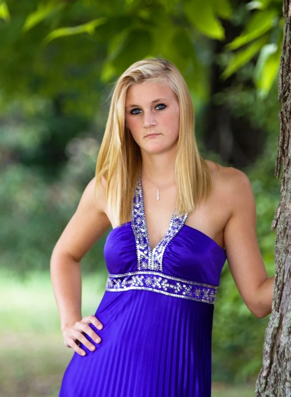 Megan-Spring portraits