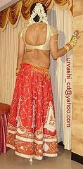 MEN_IN_SARI_10