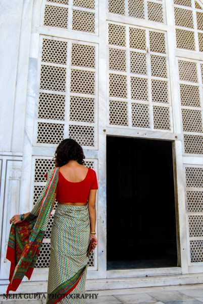 Saree girl at Taj Mahal