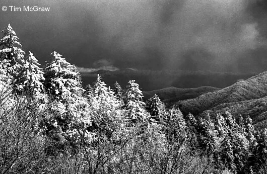 Snow_in_the_mountains