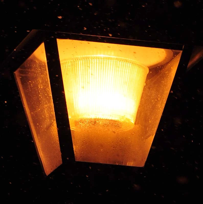 Street lamp and snow - attempt 1