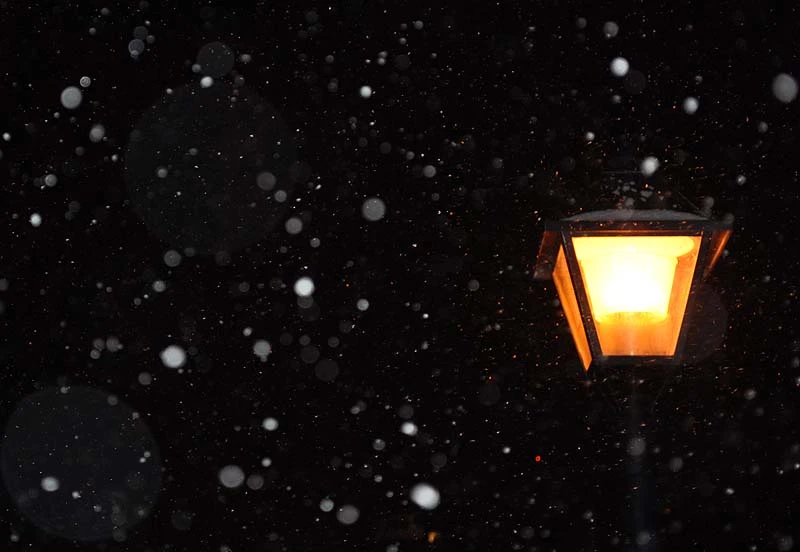 Street lamp and snow - attempt 1