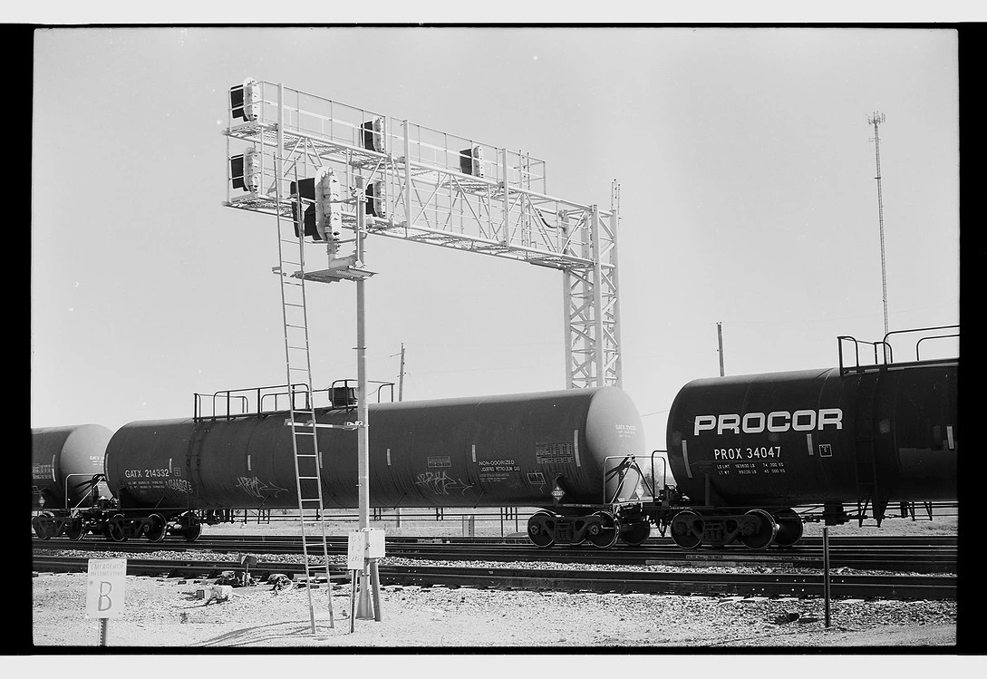 Tank cars.jpg