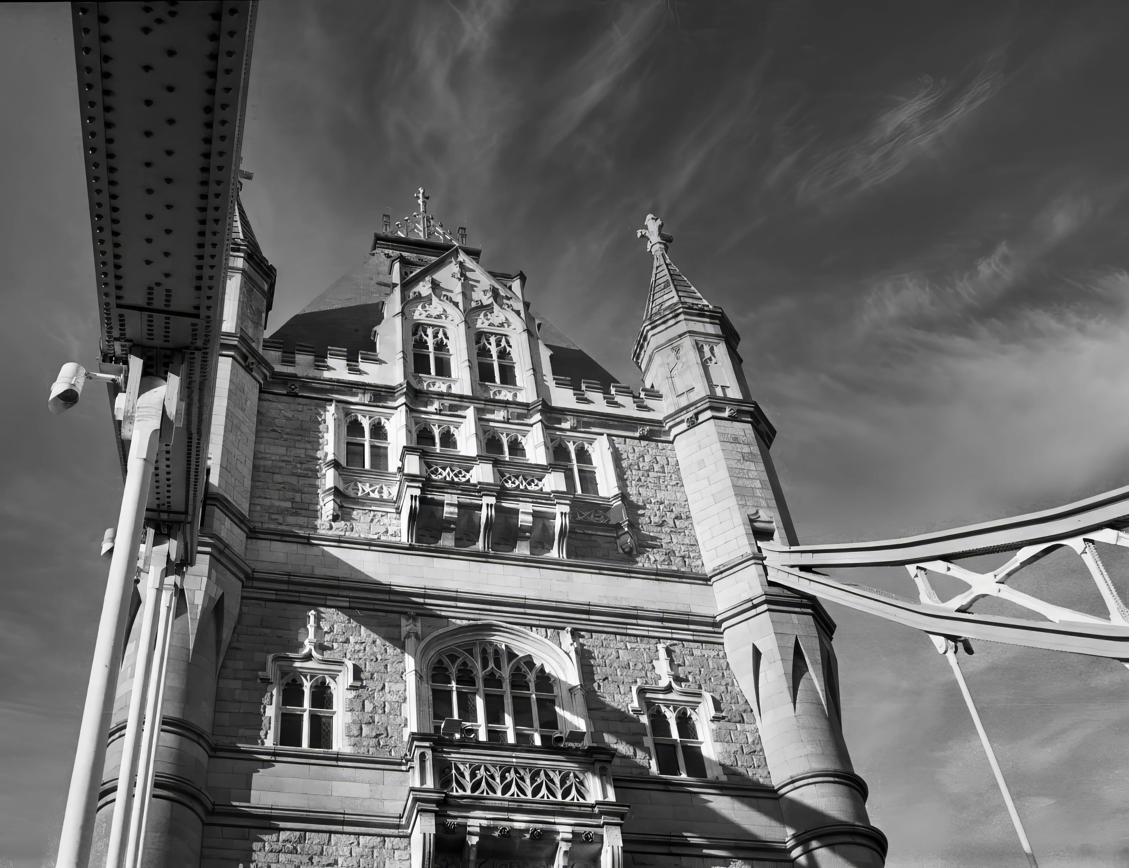 tower-bridge-looking-up_52966326437_o.jpg