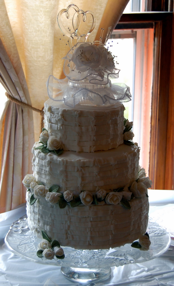 Wedding_Cake_by_Dominick_AR.jpg