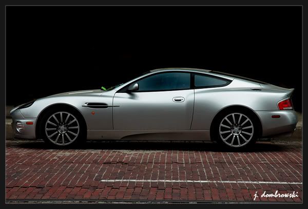 AstonMartinforum.jpg