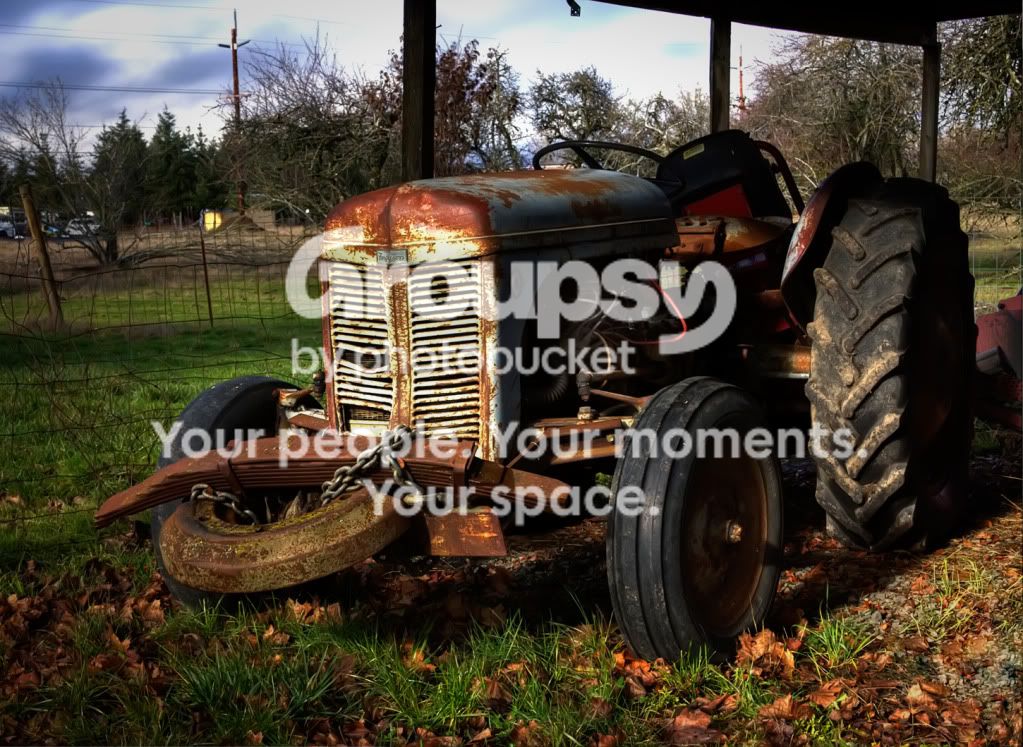 Tractorsm.jpg