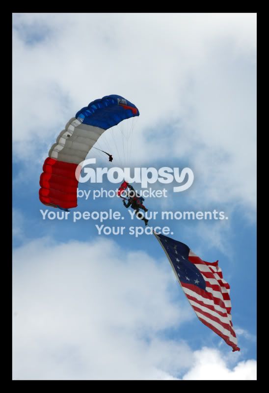 SkyDivers1.jpg