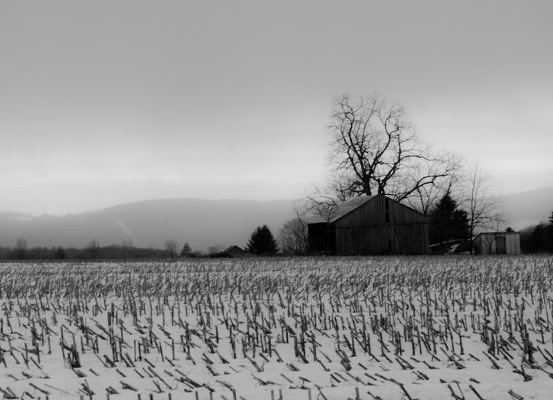 Snowy_Barn_Sunset_2___BW_by_sideways_8.jpg
