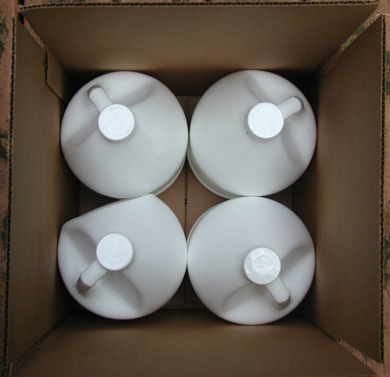 4bottlesinbox.jpg