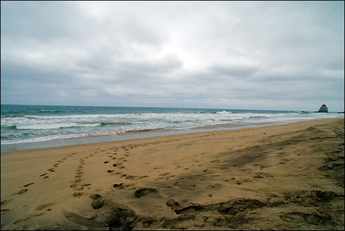 San_Lorenzo_Beach__Ecuador_4_by_THood84.jpg