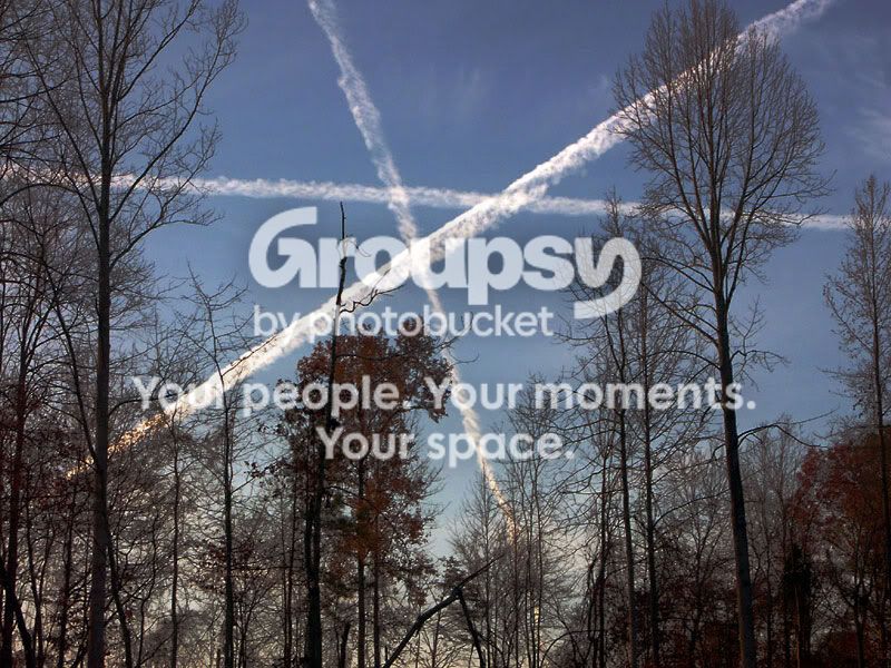 contrailsb.jpg