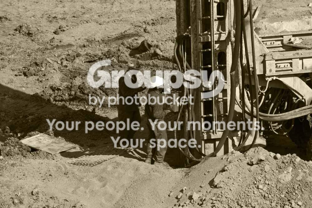 MenworkingonajobsiteSepia.jpg