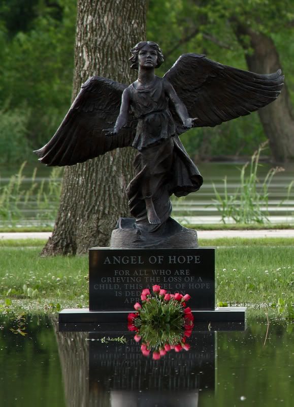 20080606-AngelStatueinCityPark.jpg