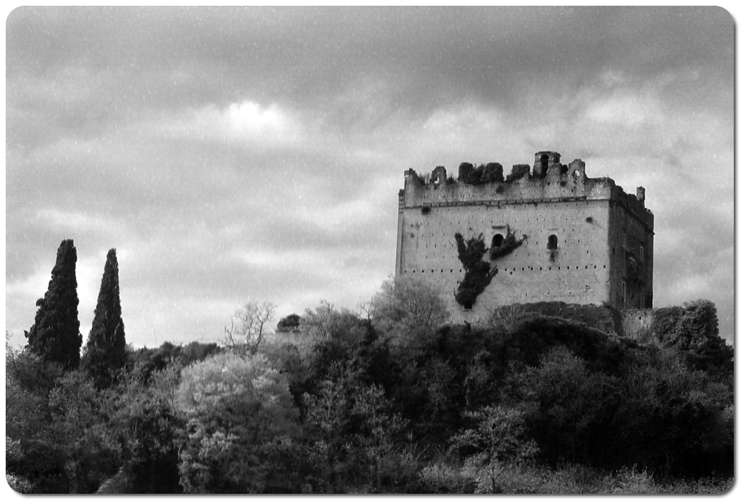 Castello_Illasi.png