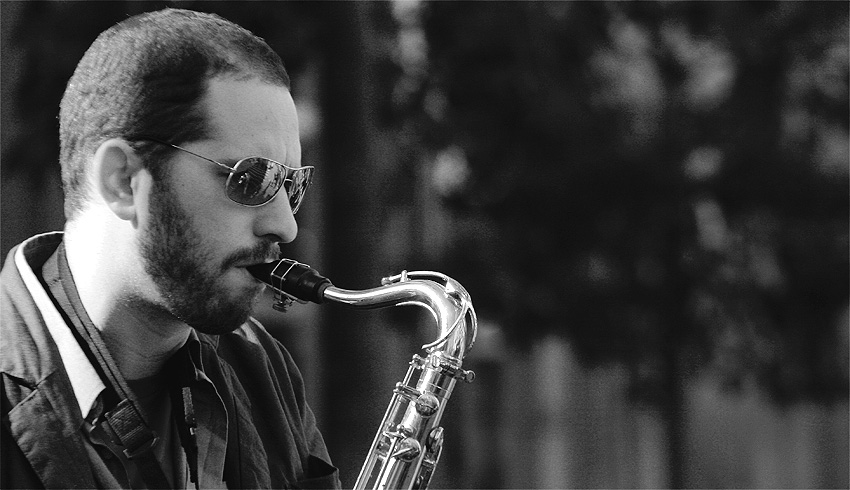 saxophonist__by_D3sh1.jpg