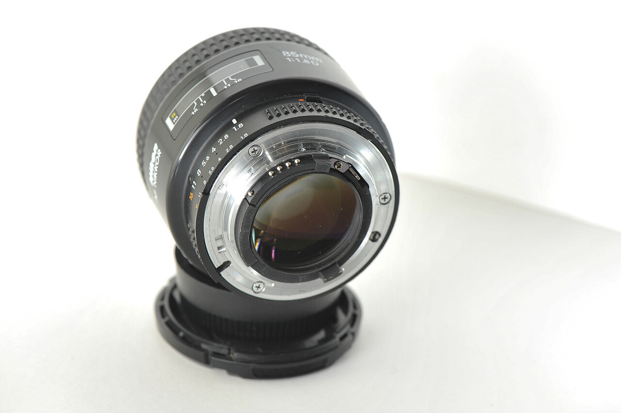 Nikon%2085mm%201.8-6-X2.jpg