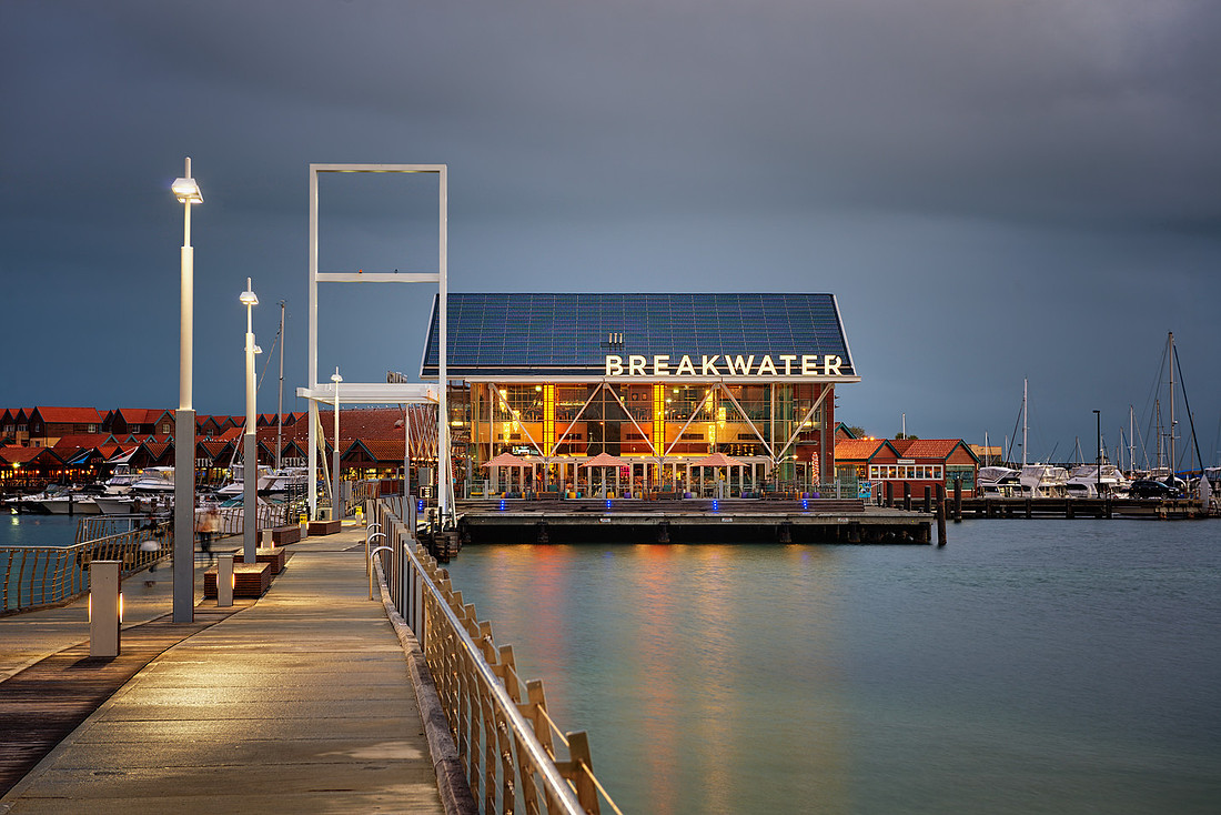 p77463580-5.jpg