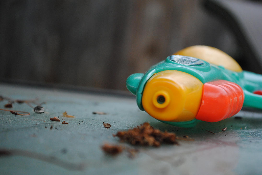 toy_gun_by_snow_fx-d3x38ug.jpg
