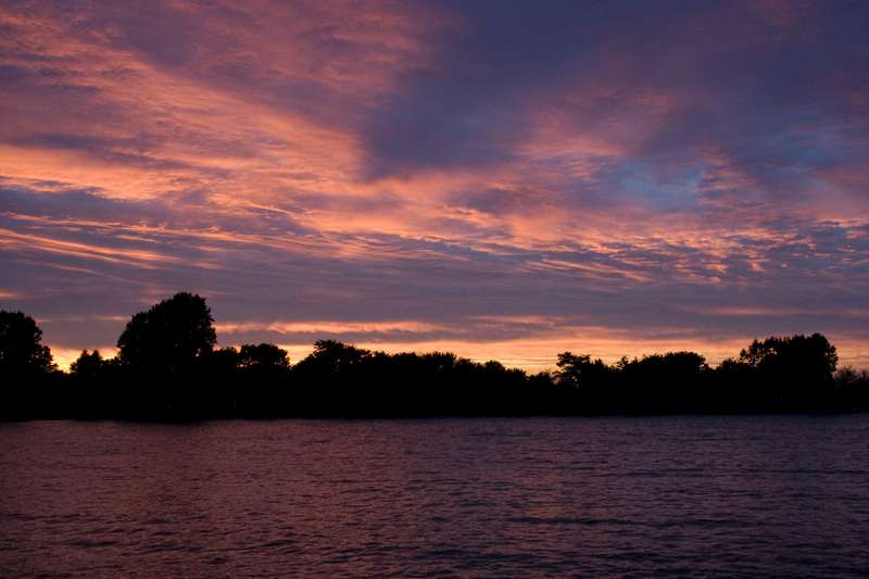 huronsunset2uw2.jpg