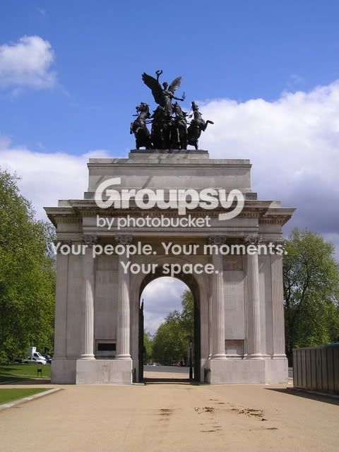 WellingtonsArchcopy.jpg