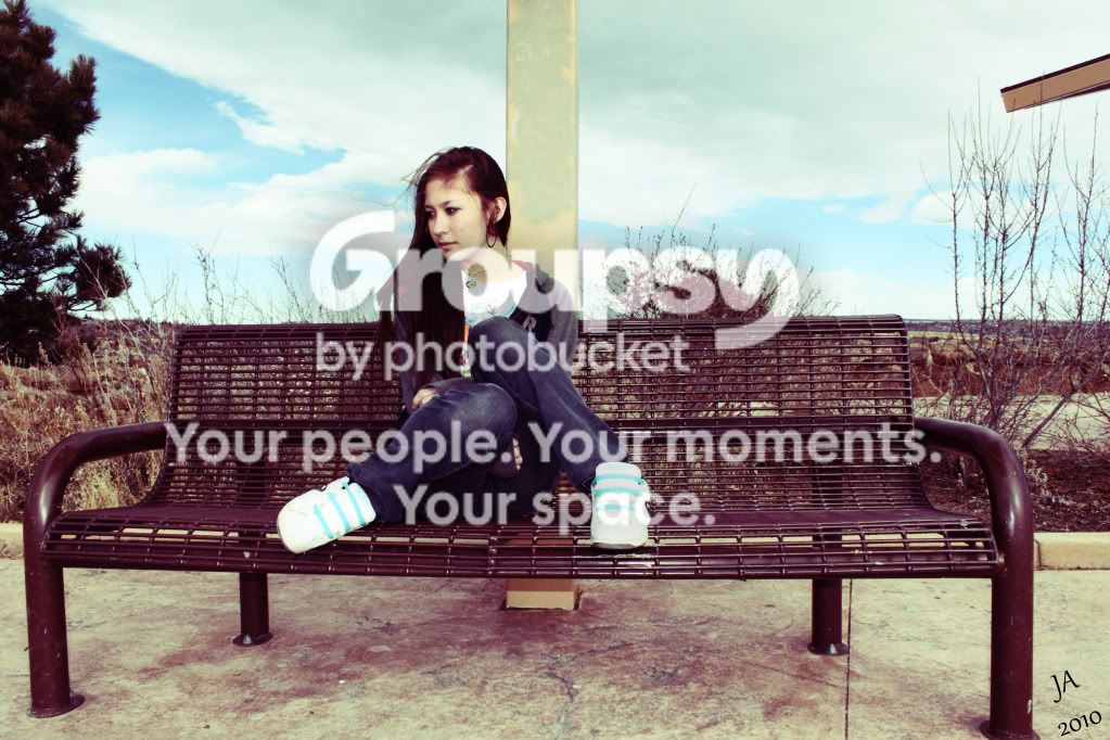 benchbw.jpg
