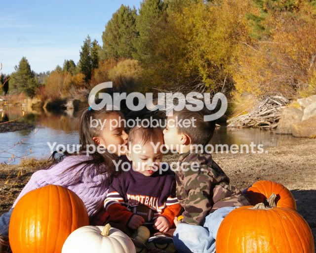 Pumpkinkiss8x10.jpg