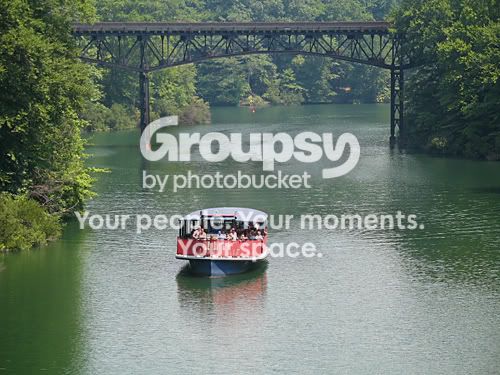 TourBoat.jpg