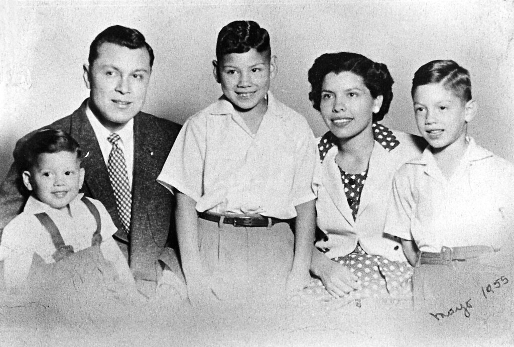 Family%20-%20%2754a-XL.jpg