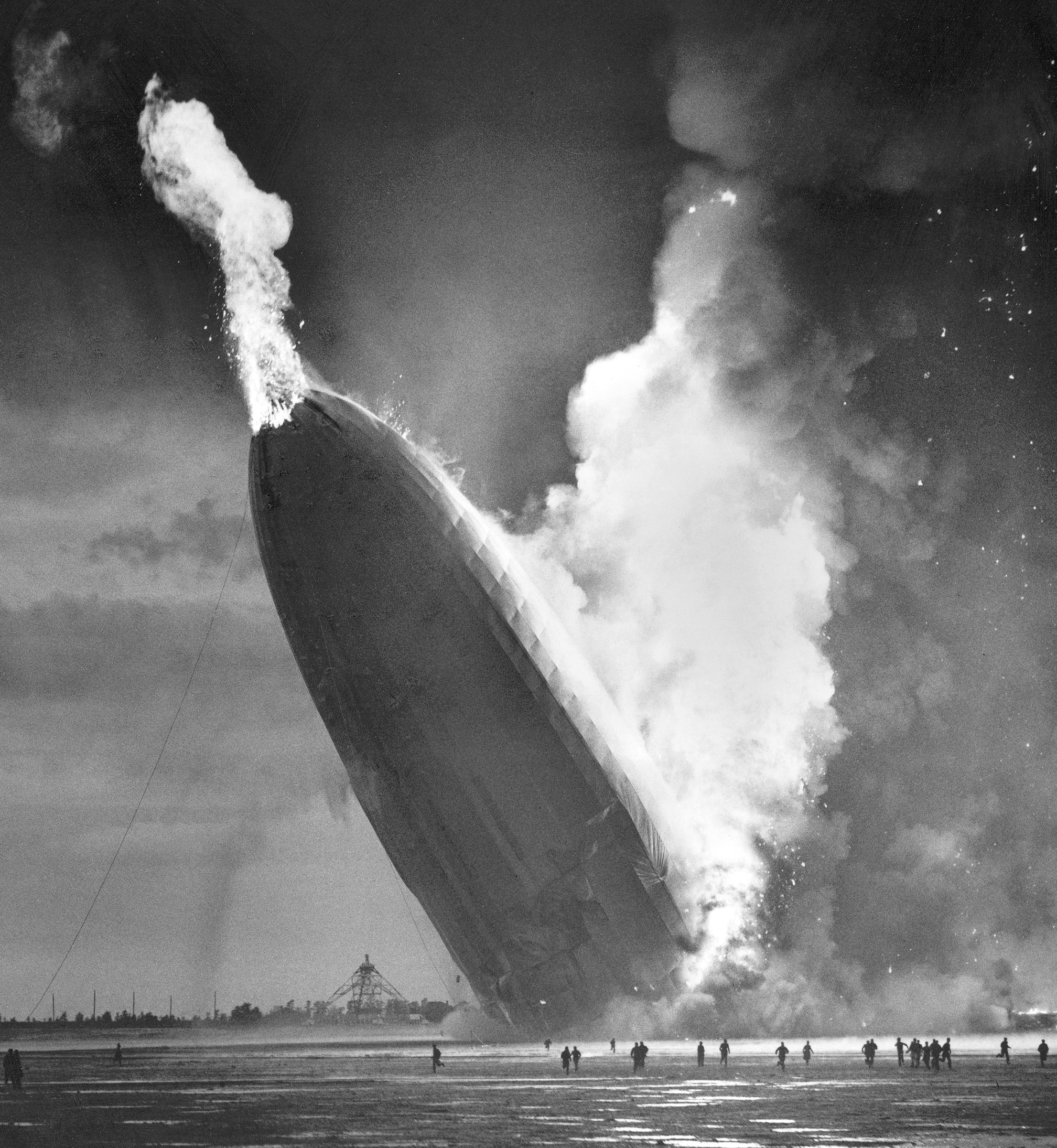 Hindenburg_disaster%2C_1937.jpg