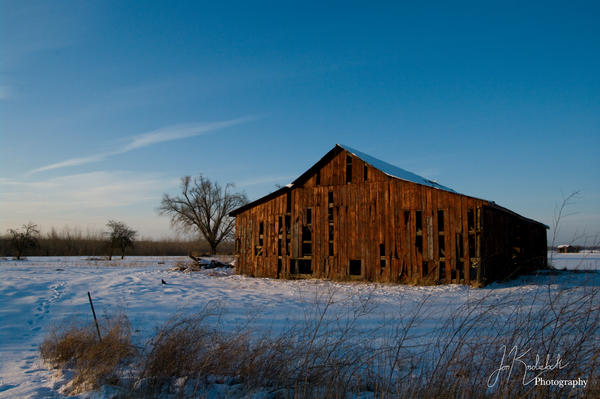 Barn_3_by_Fullmoonphotography.jpg