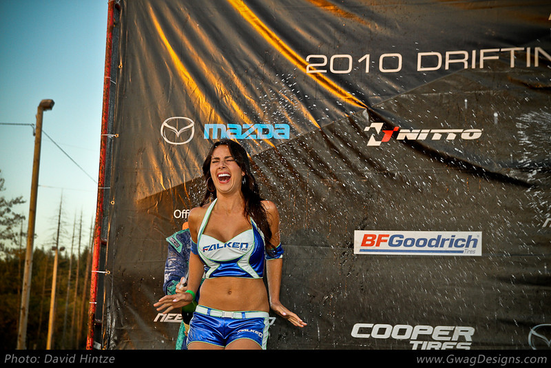 935255311_A7WkA-L.jpg