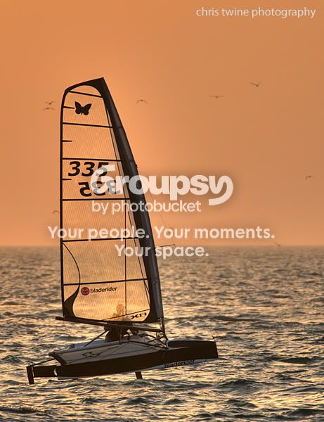 flyboatsmall.jpg