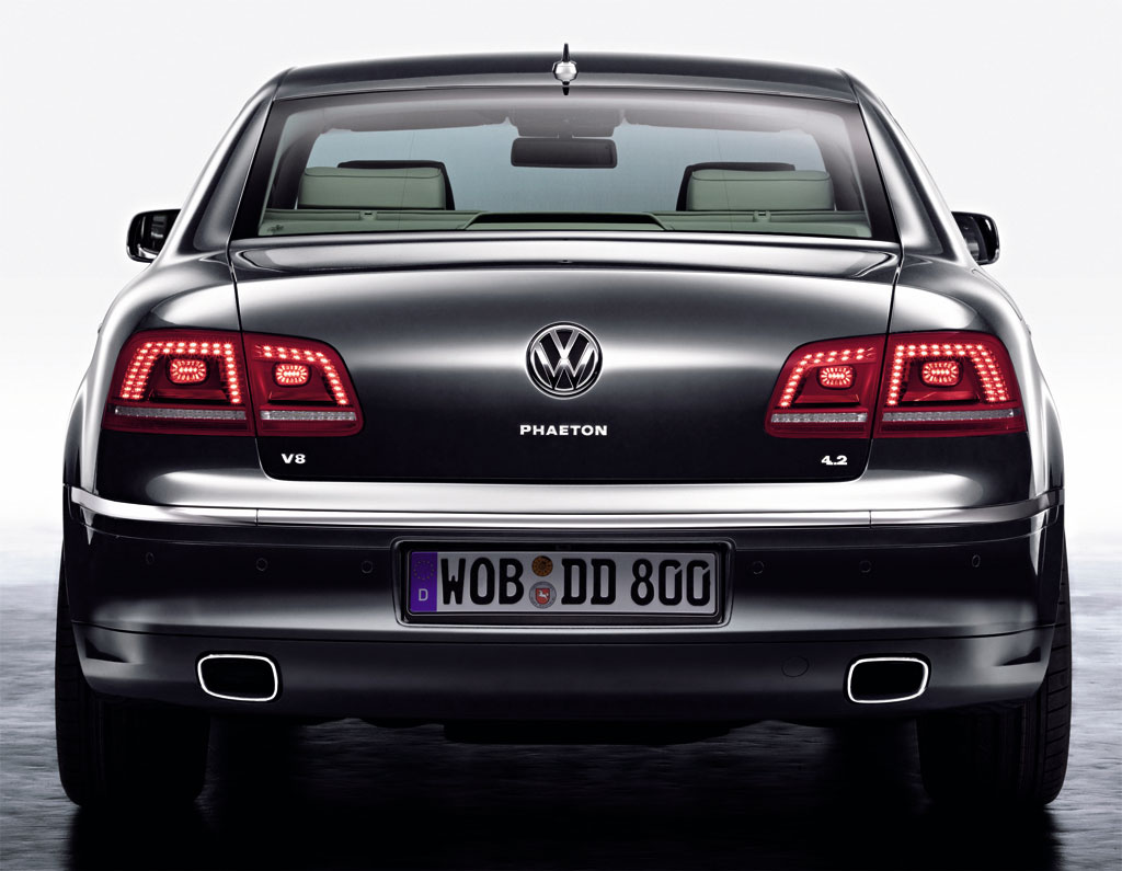 2011-Volkswagen-Phaeton-6.jpg