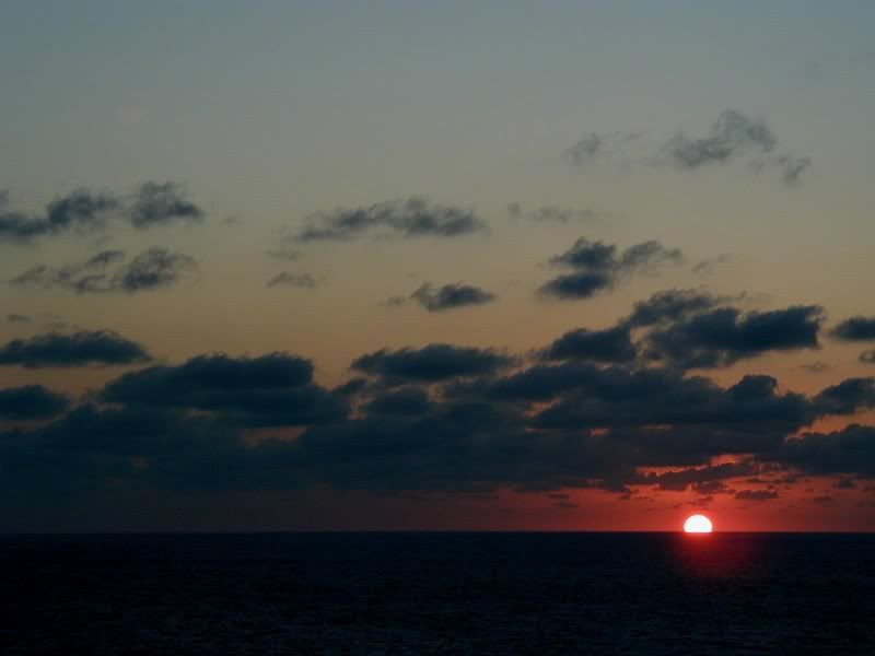 SunsetatSea-18a.jpg