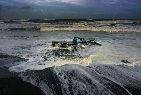port-waikato-beached-car_4.jpg