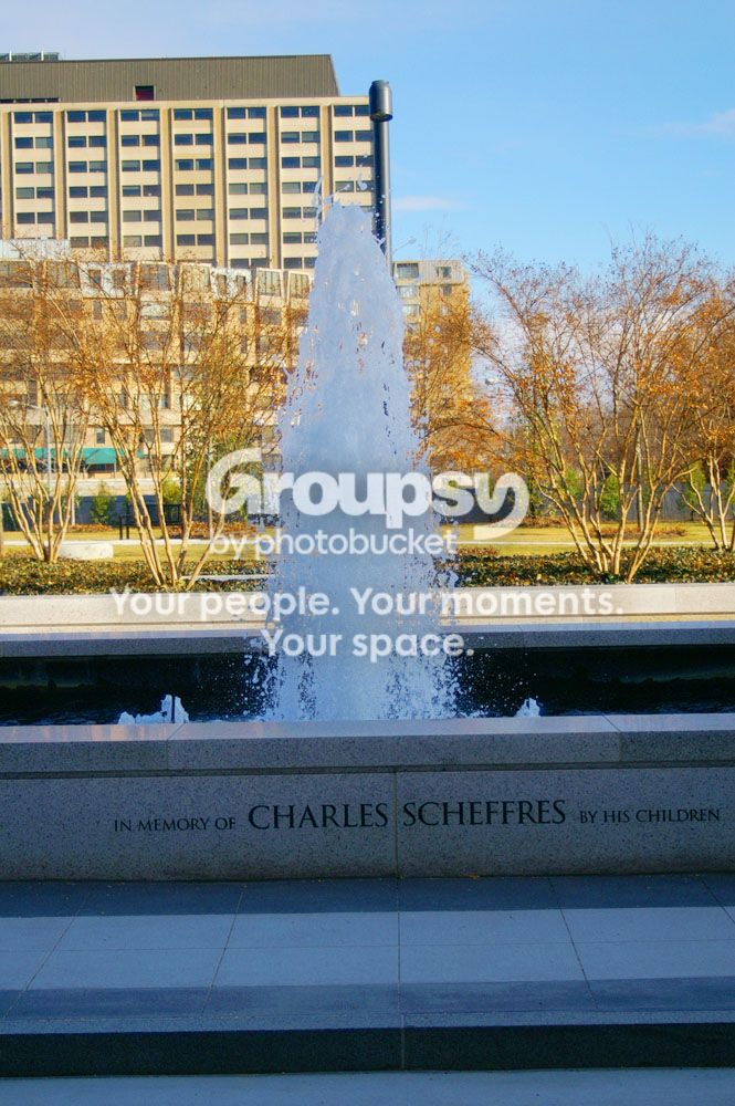 fountain1web.jpg