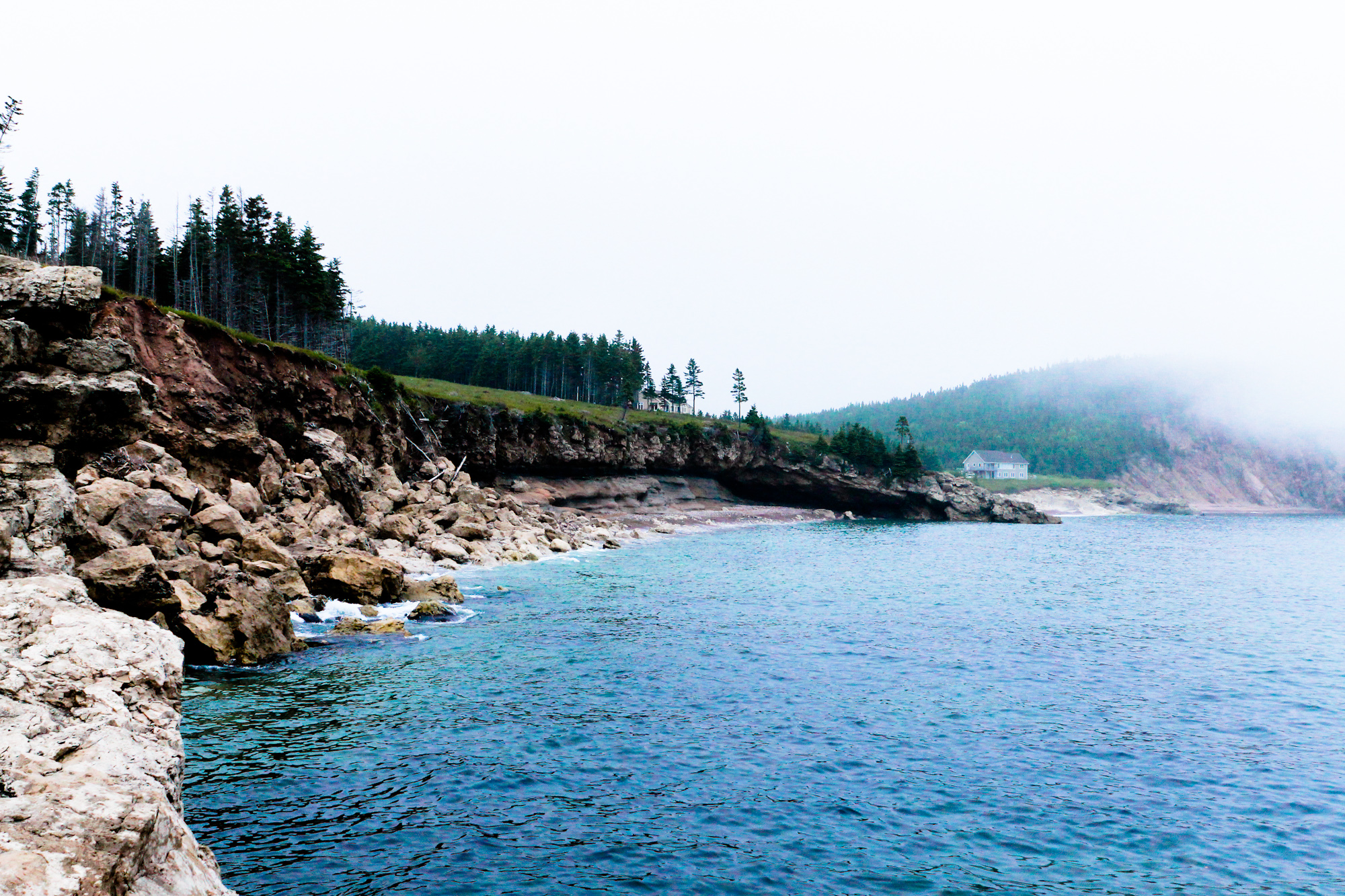 rocky_coast_by_pianoblack97-d463tj8.jpg